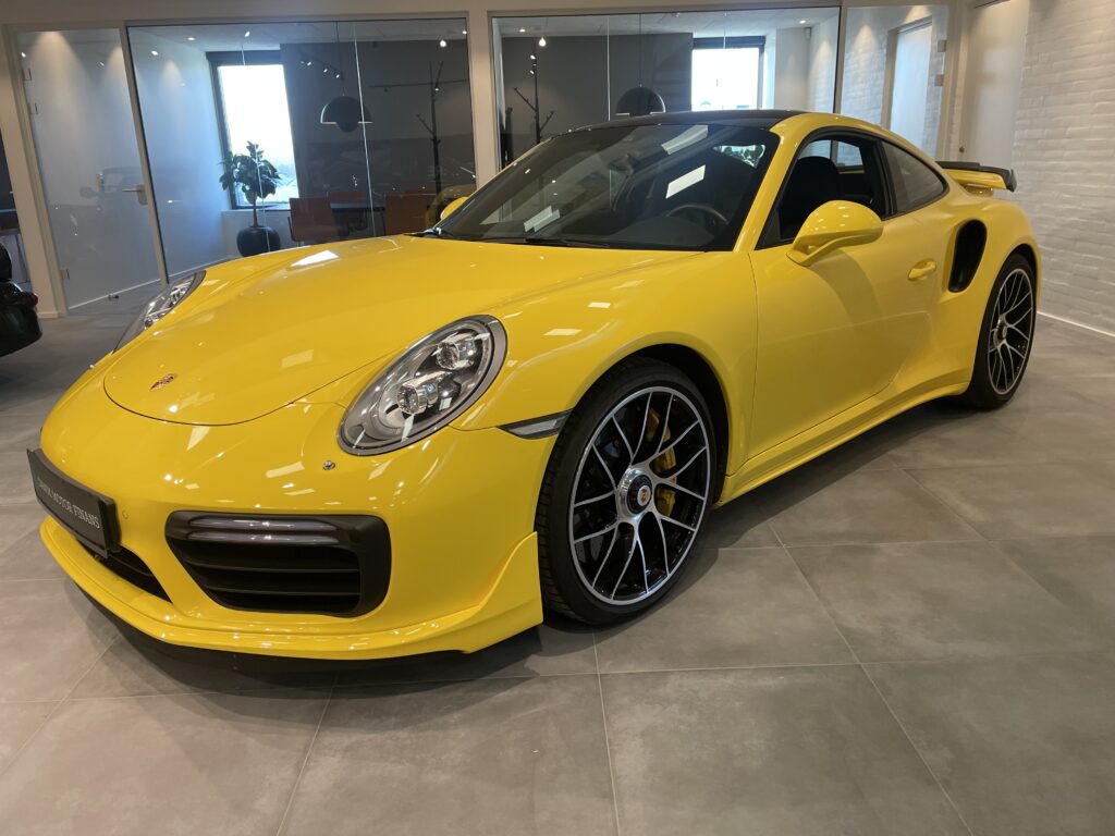 Porsche 991 Turbo S Coupe KM 18500 581 hk ACC PCCB PDCC Apple Carplay